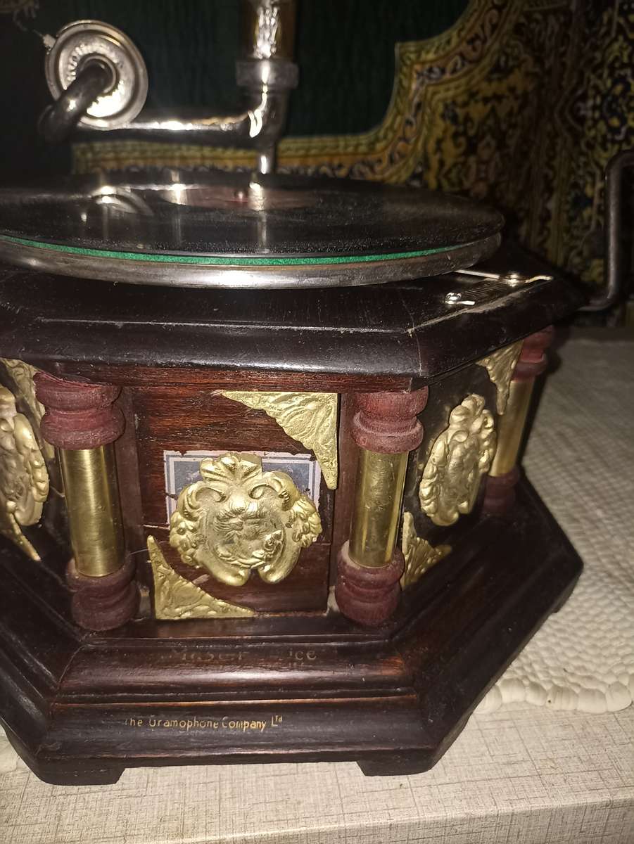 His Master Voice Gramophone