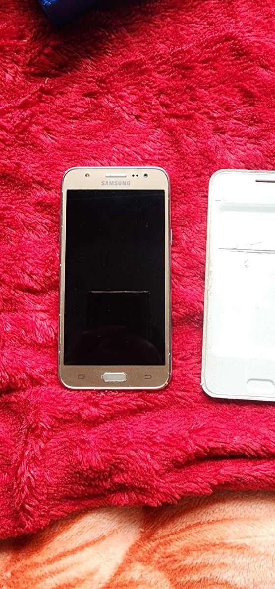 **For Sale: Samsung Galaxy J5 (2017) - 8GB Storage**