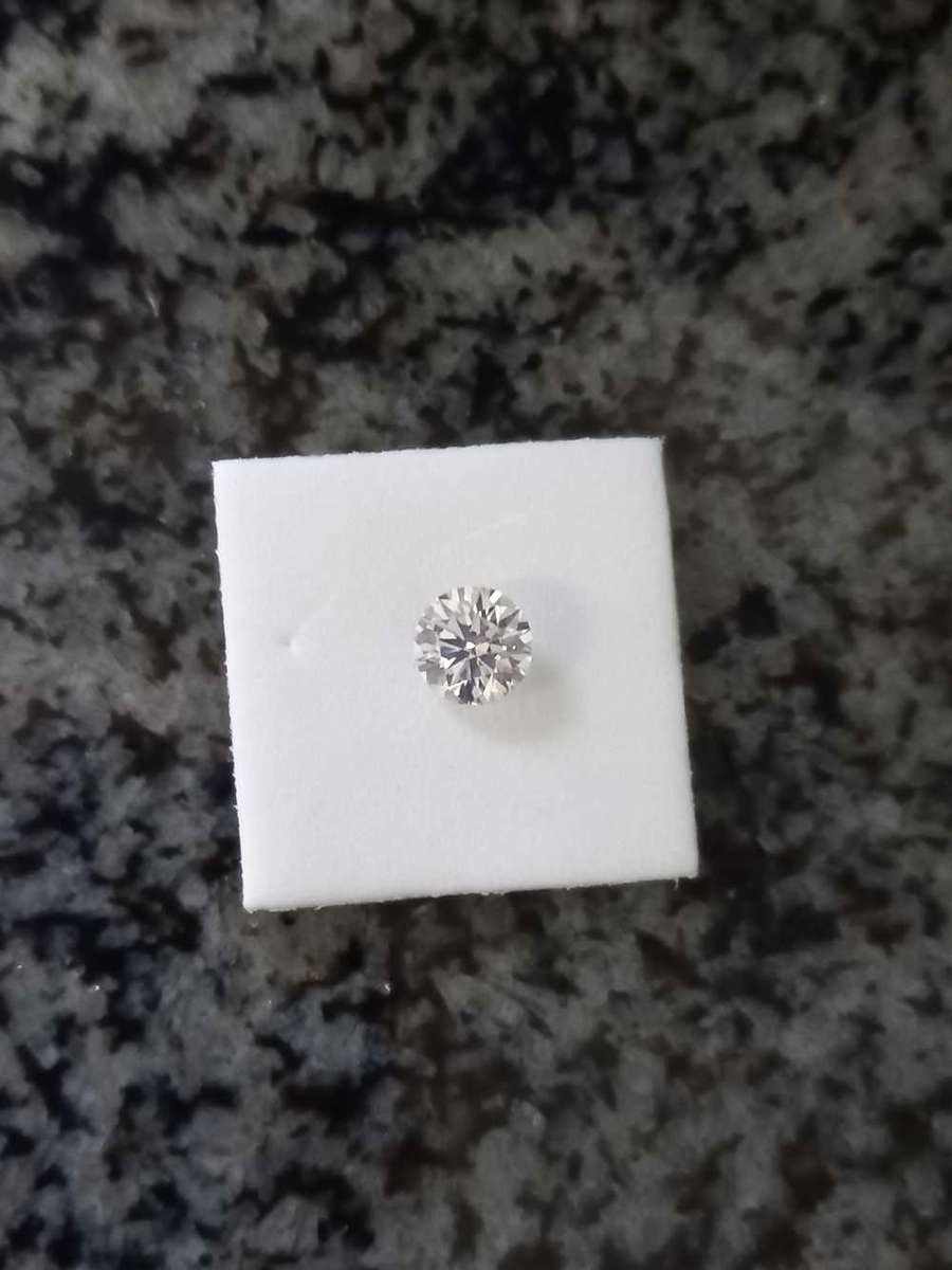 1.03ct Round cut Diamond F VVS1 3EX (CVD)