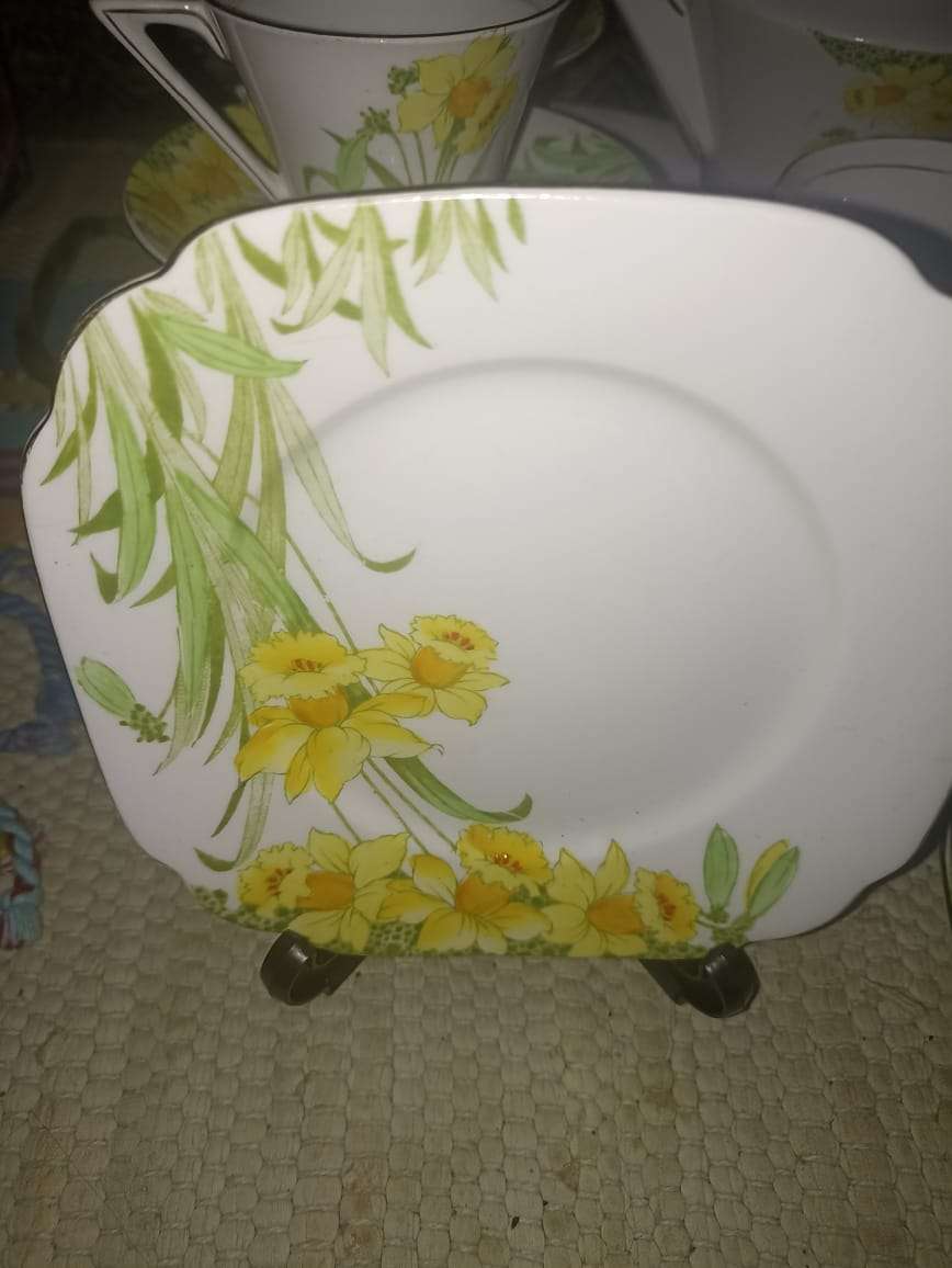 Royal standard Teaset daffodils