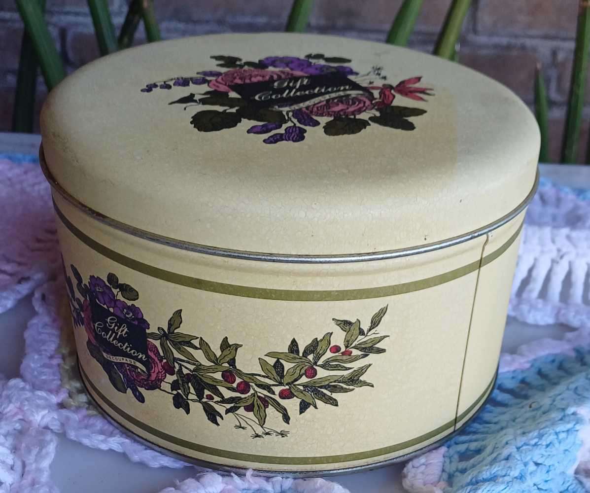 Gift collection decoupage tin