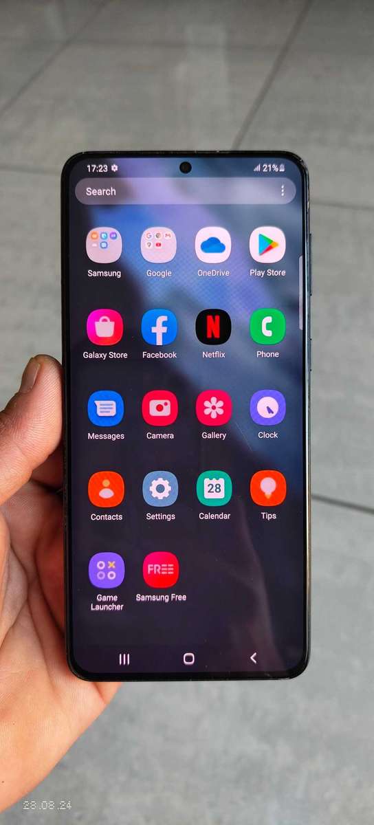 Samsung s21 Plus  256GB/8GB Dual Sim black colour On special !!! (Pre owned)