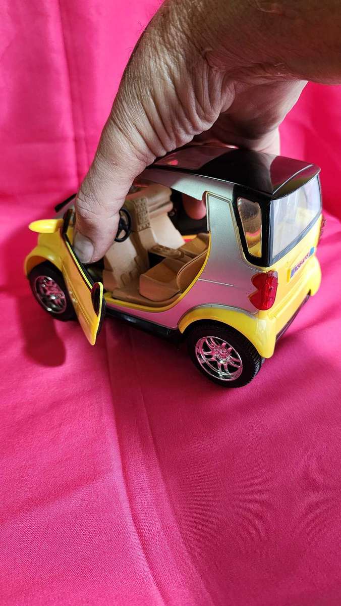 BIG "Smart-Car" Battery Operated (Model)