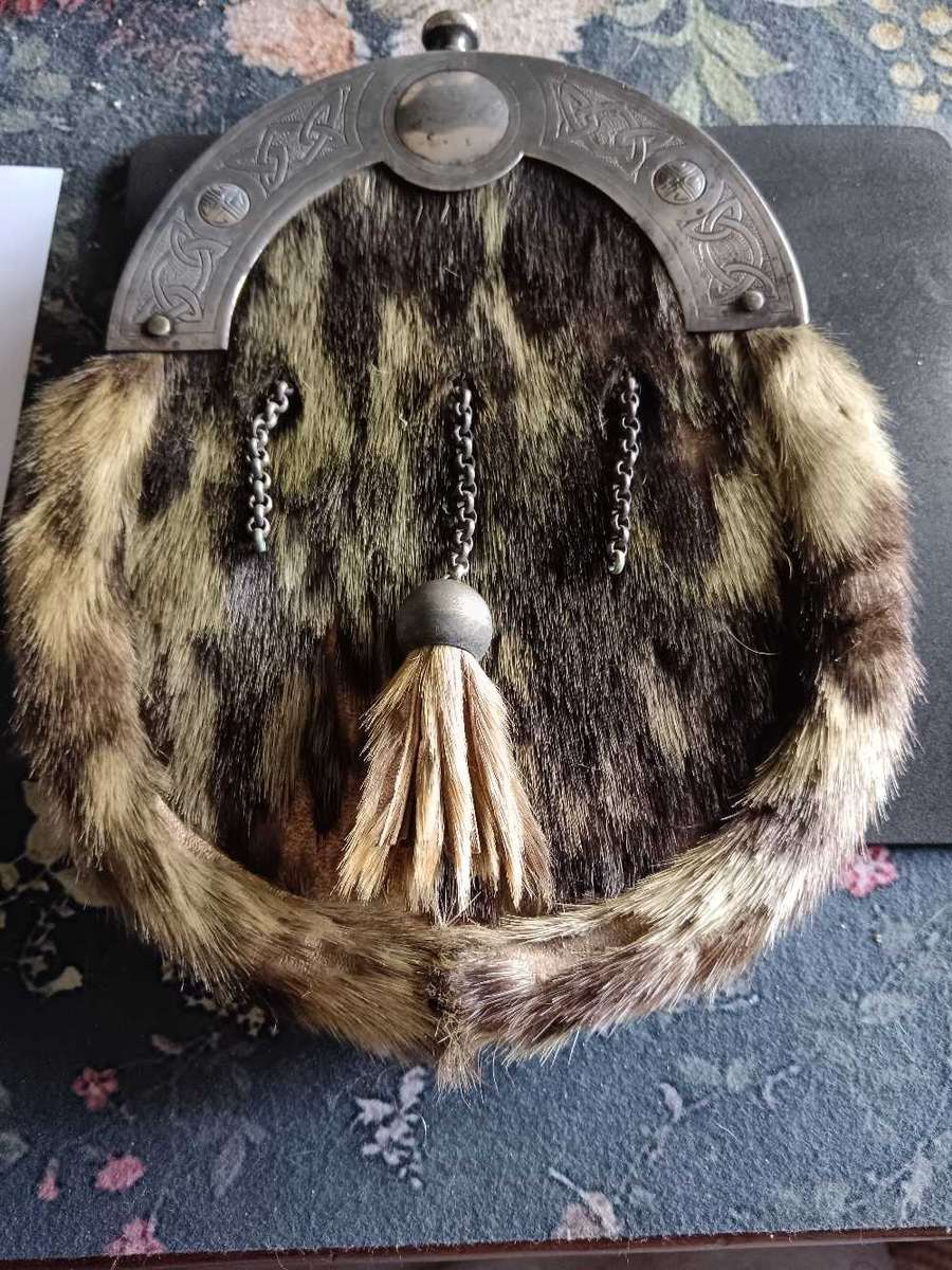 Scottish Leather Sporran with Rabbit Fur