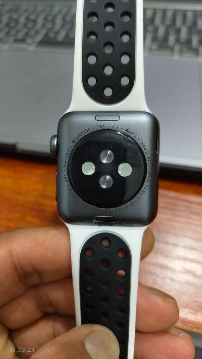 Apple Watch series 3 38mm Space grey (Pre owned)