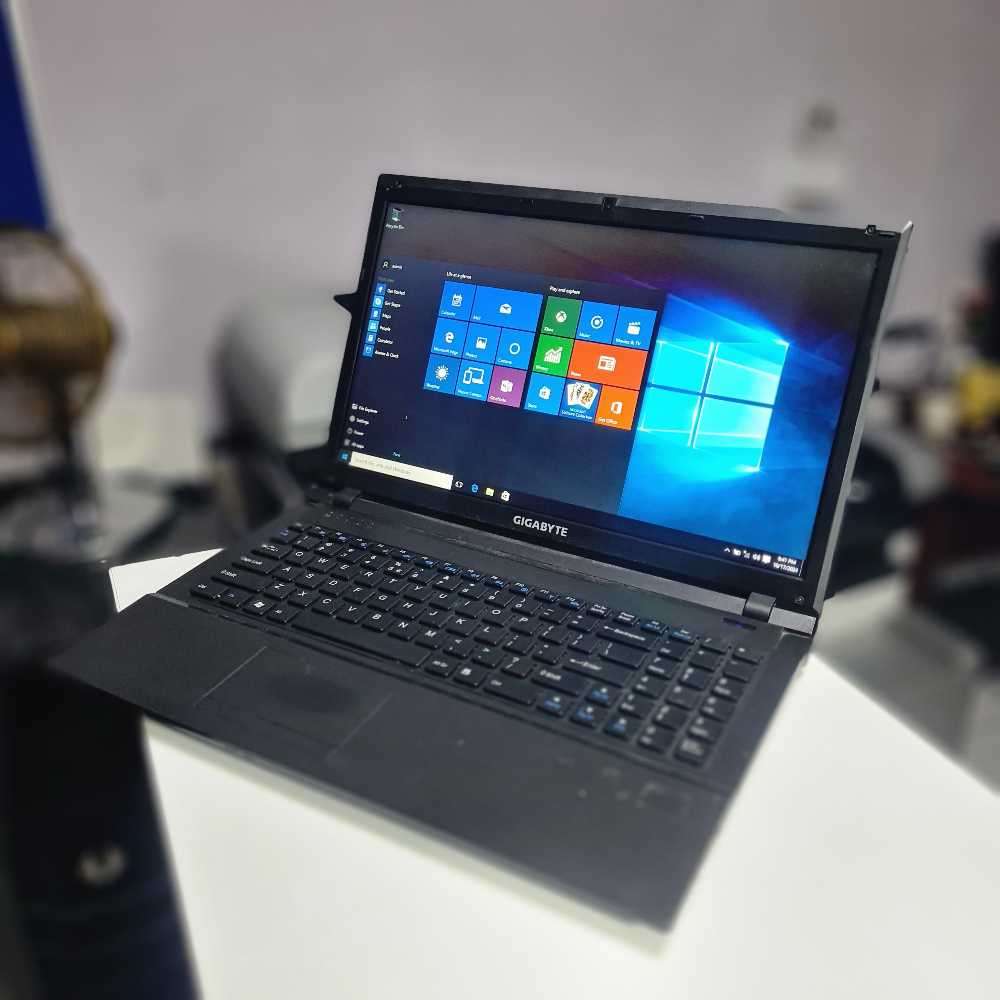 Core i5 Gigabyte fast SSD laptop