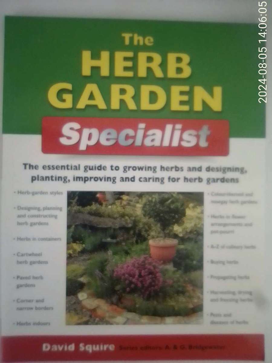 8 x Gardening Books.