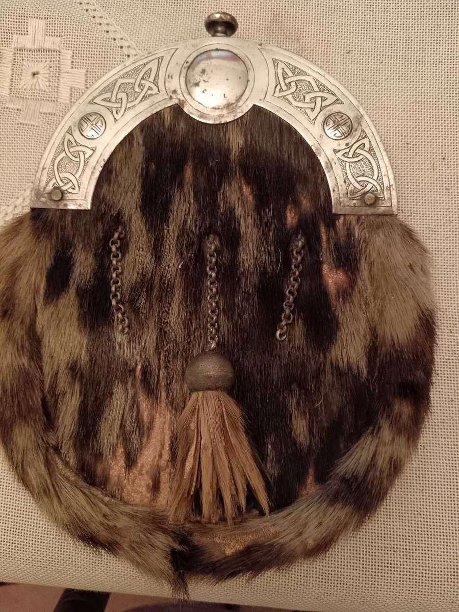 Scottish Leather Sporran with Rabbit Fur