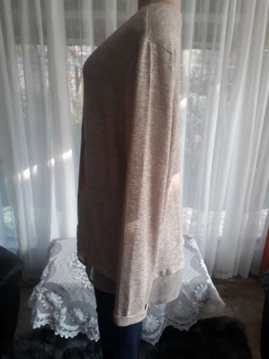 MILADYS  STUNNING THROW OVER SWEATER WITH LUREX - Like New - /16/40