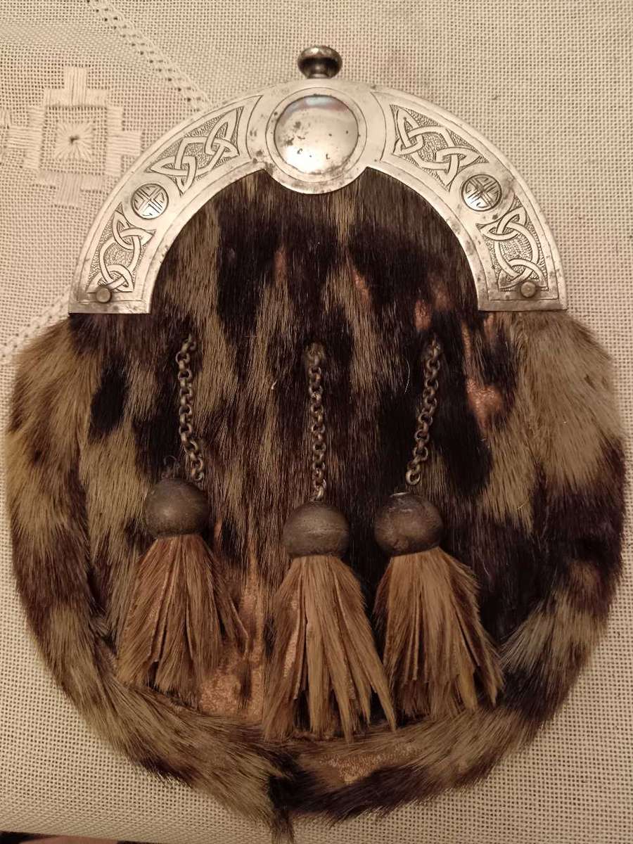 Scottish Leather Sporran with Rabbit Fur