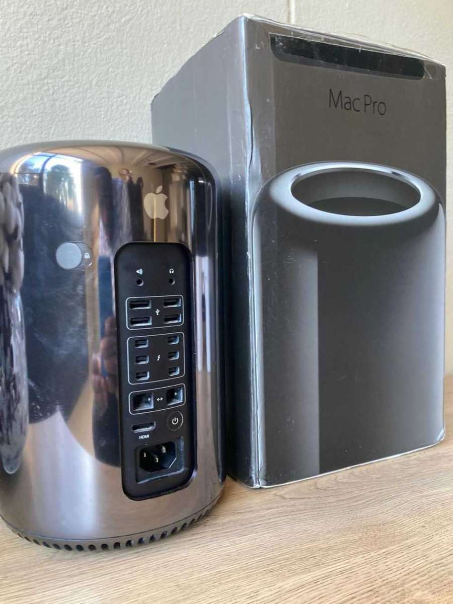 2013 Mac Pro with 3.7 Ghz Quad-core Xeon E5, 16GB RAM, 128GB SSD Excellent condition. Include BOX