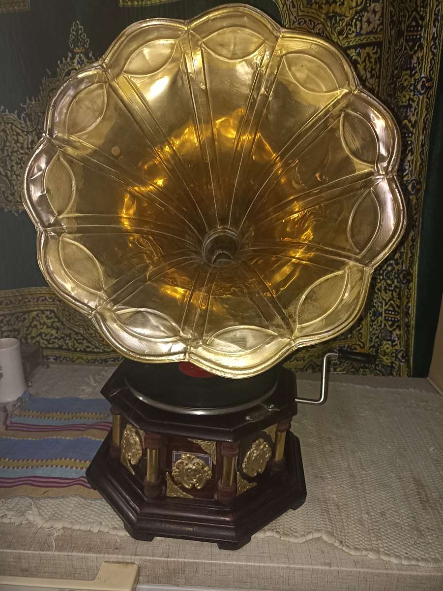 His Master Voice Gramophone