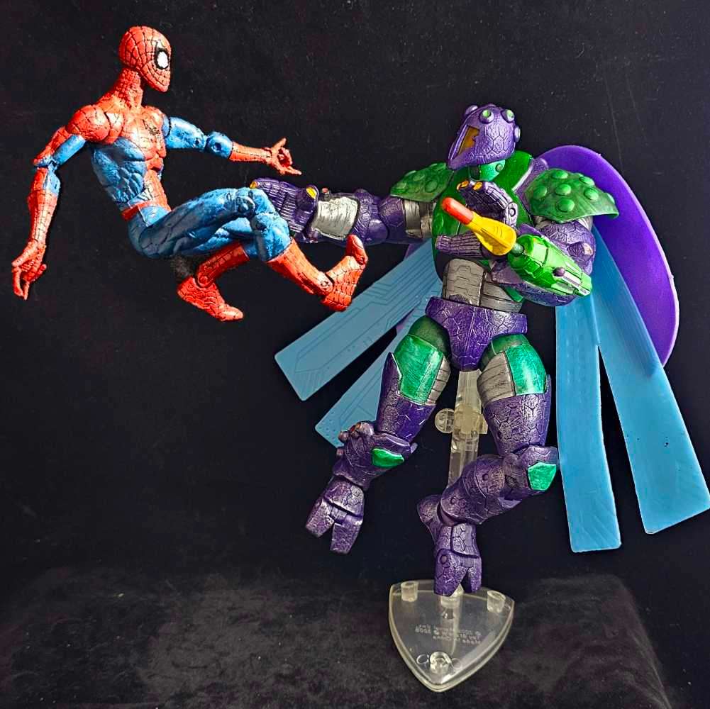 ToyBiz Marvel Spider-Man Classics Beetle