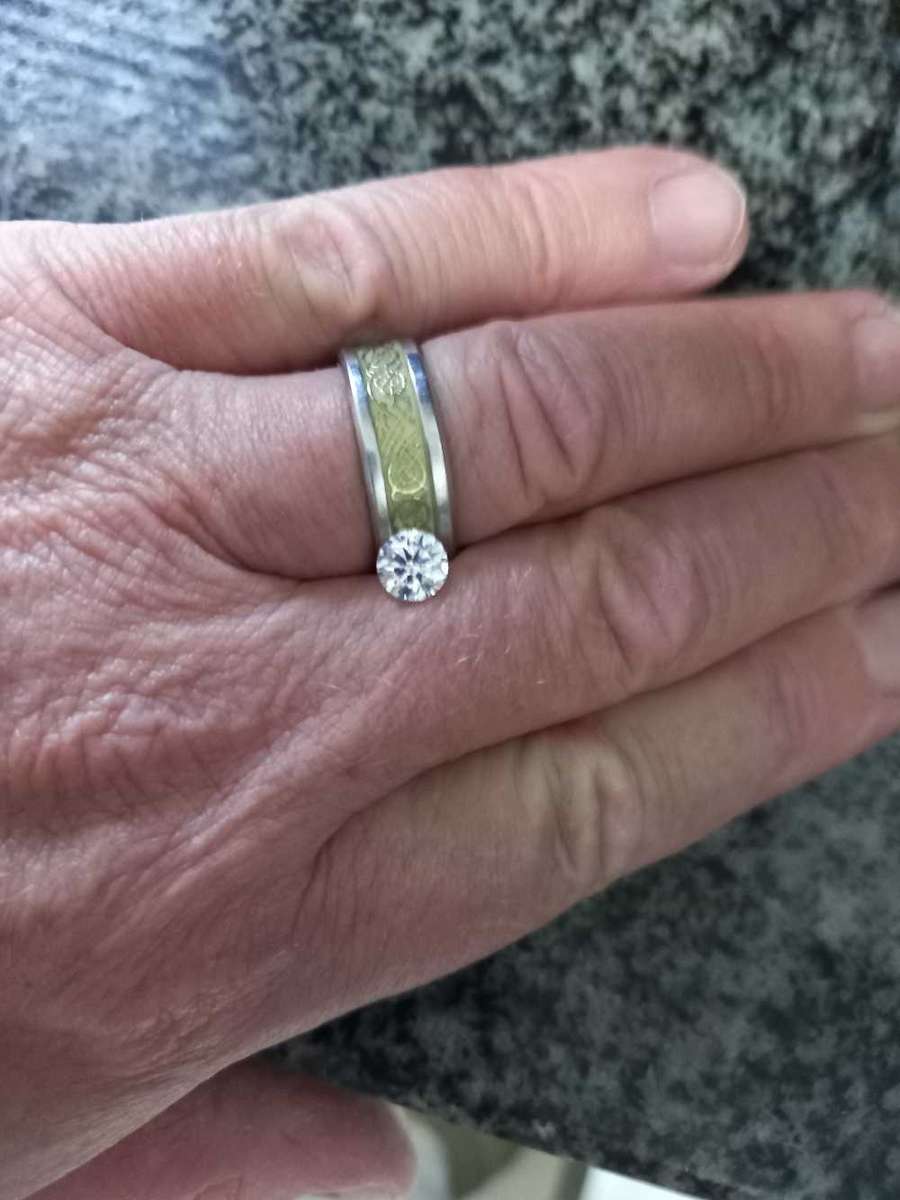 1.03ct Round cut Diamond F VVS1 3EX (CVD)