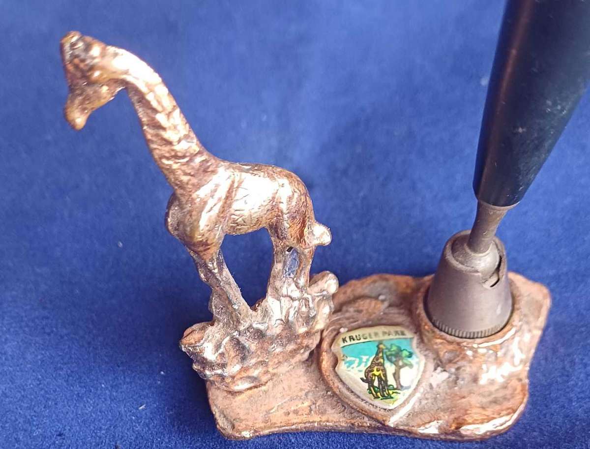 Vintage Krugerpark pen holder