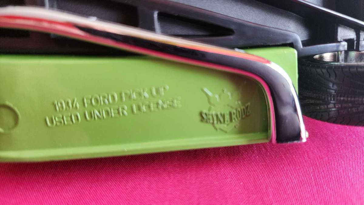 Bakkie Hot   Street Rod (1:18)