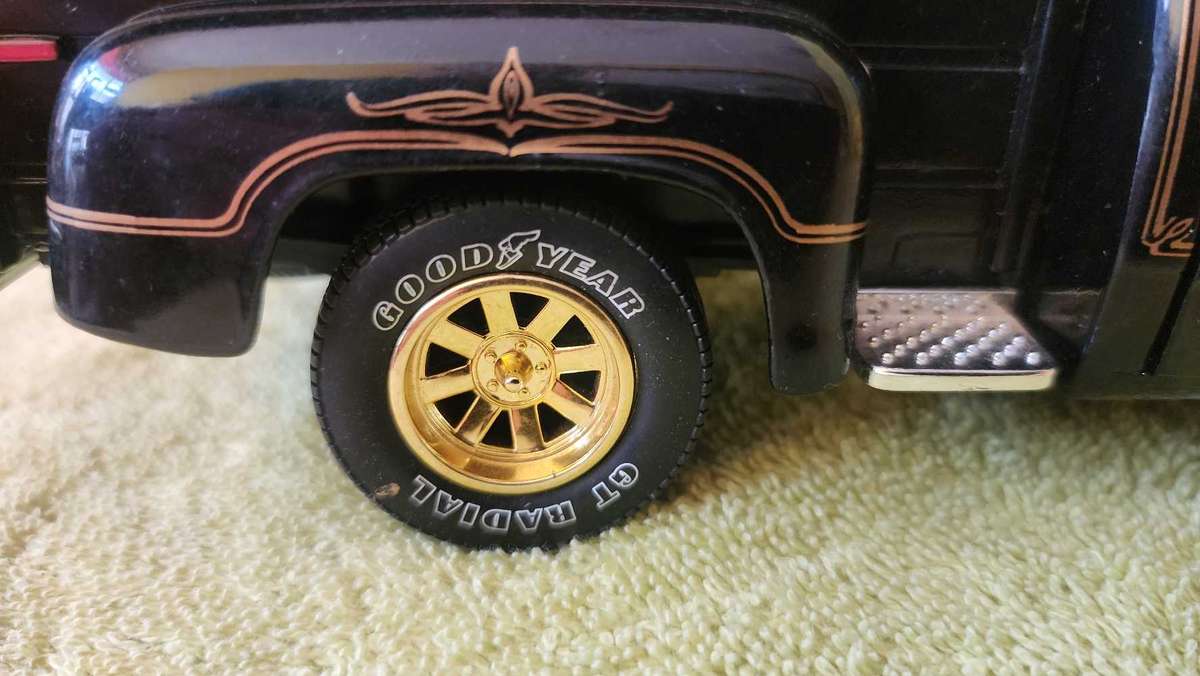 Dodge Pick-Up Truck (1:18)
