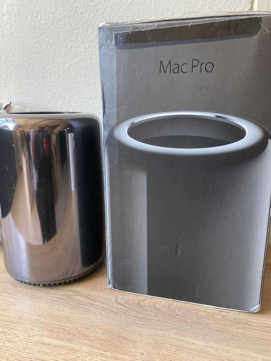 2013 Mac Pro with 3.7 Ghz Quad-core Xeon E5, 16GB RAM, 128GB SSD Excellent condition. Include BOX