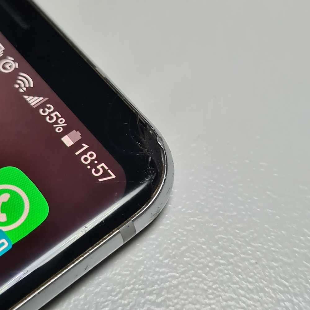 V30+ OLED full vision display. 128GB smartphone