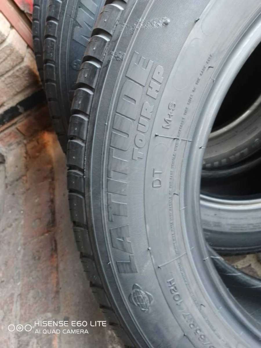 225/65/17 Michelin Latitude M+S. Excellent condition