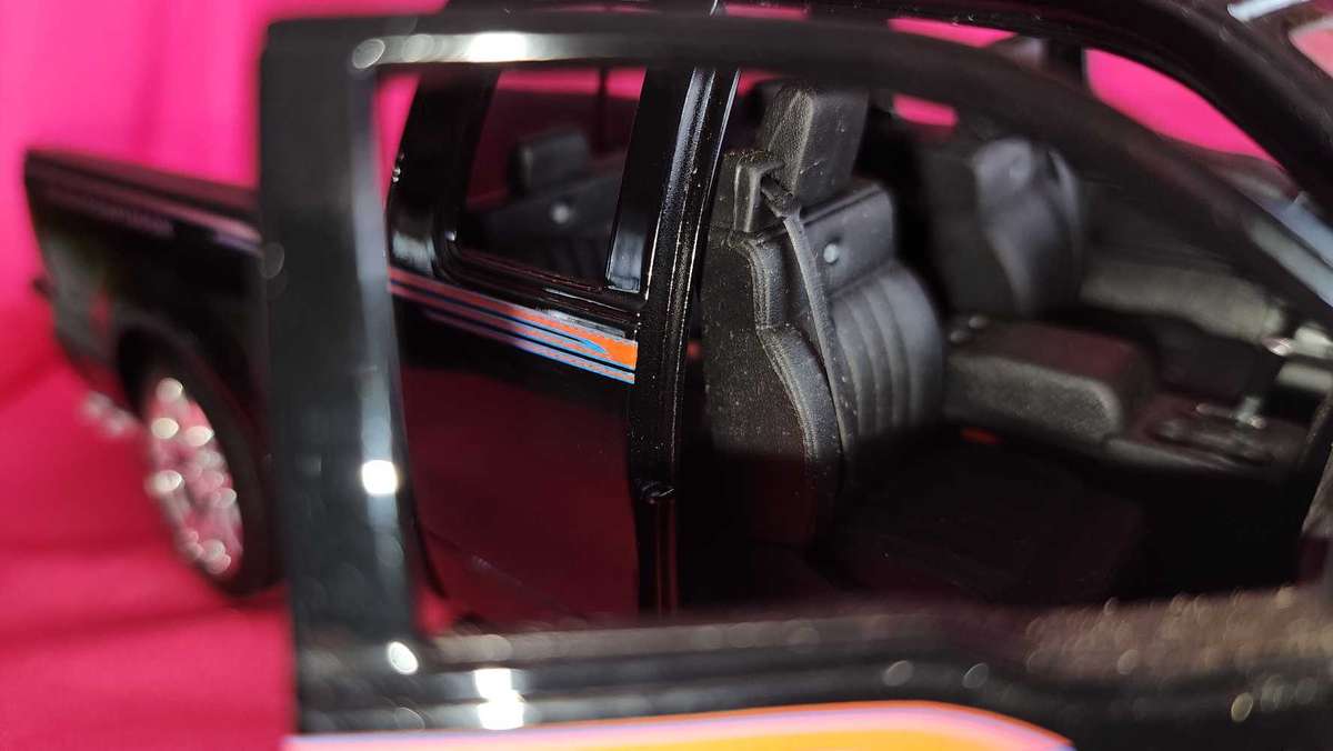 Ford F 150 Custom & Harley (1:18)