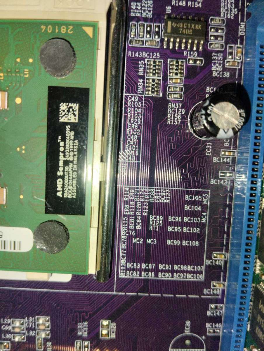 ECS - KM400-M2 REV:1 MB - Includes AMD Sempron CPU and RAM