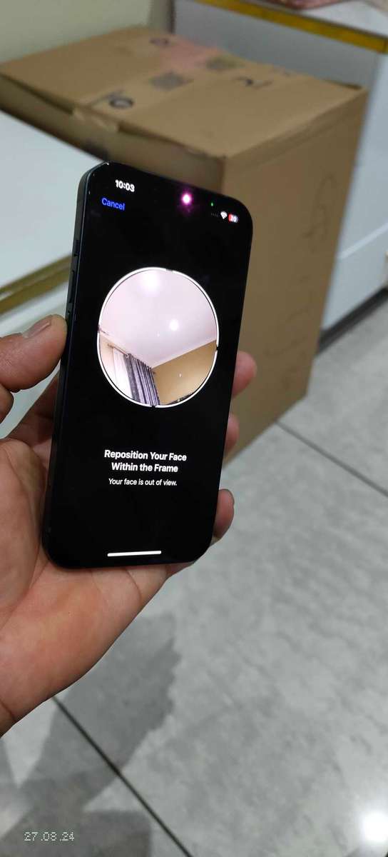 Apple iPhone 13 black 128GB stunning condition with 99% battery health (Pre Owned)