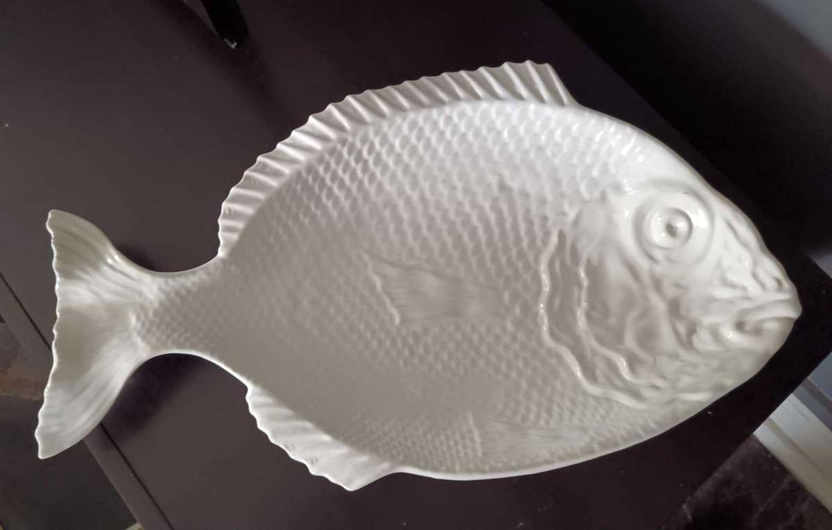 Vintage Fish Shaped Platter by Bordalo Pinheiro Portugul