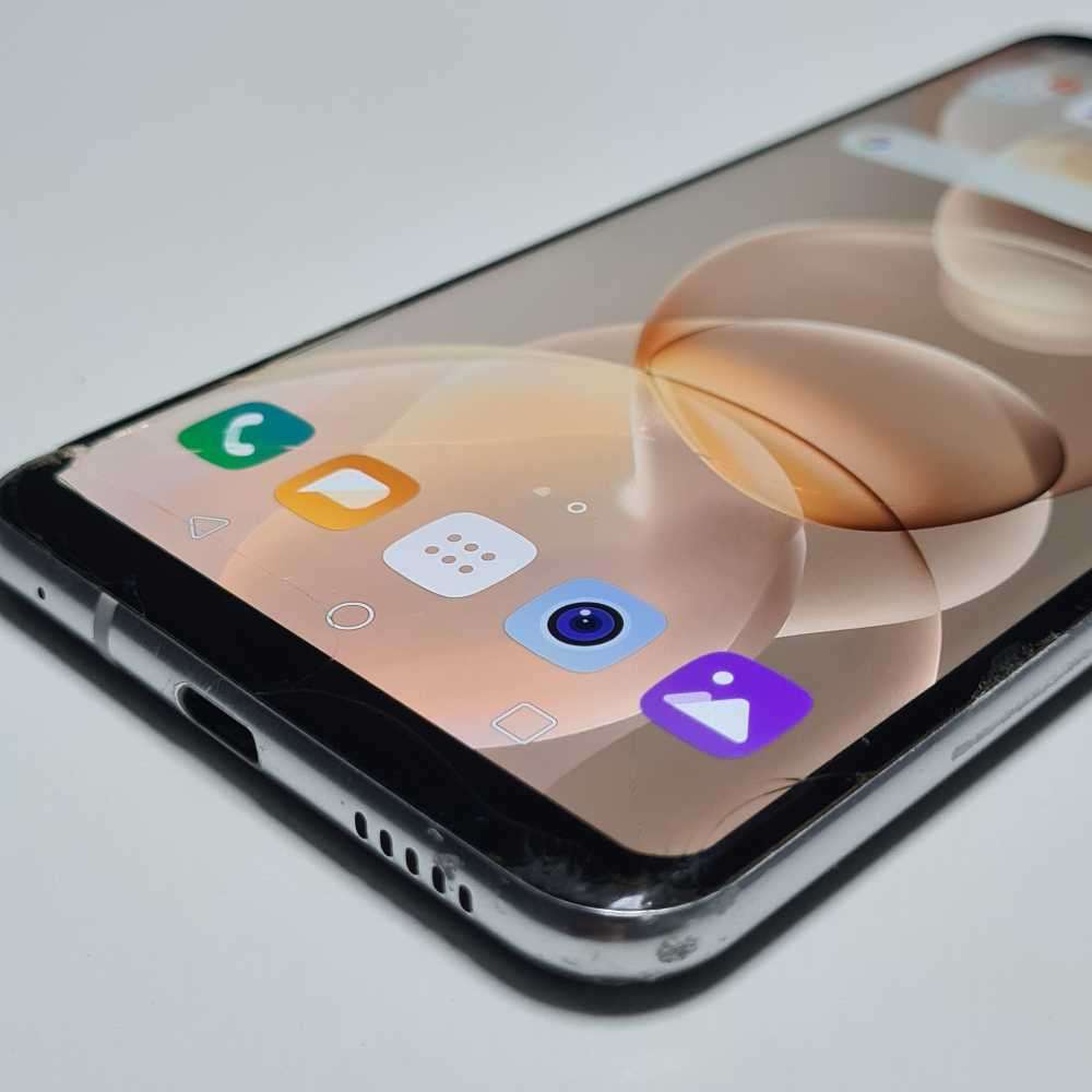 V30+ OLED full vision display. 128GB smartphone