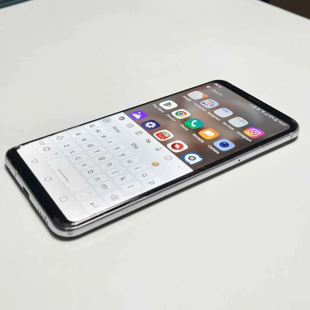 V30+ OLED full vision display. 128GB smartphone