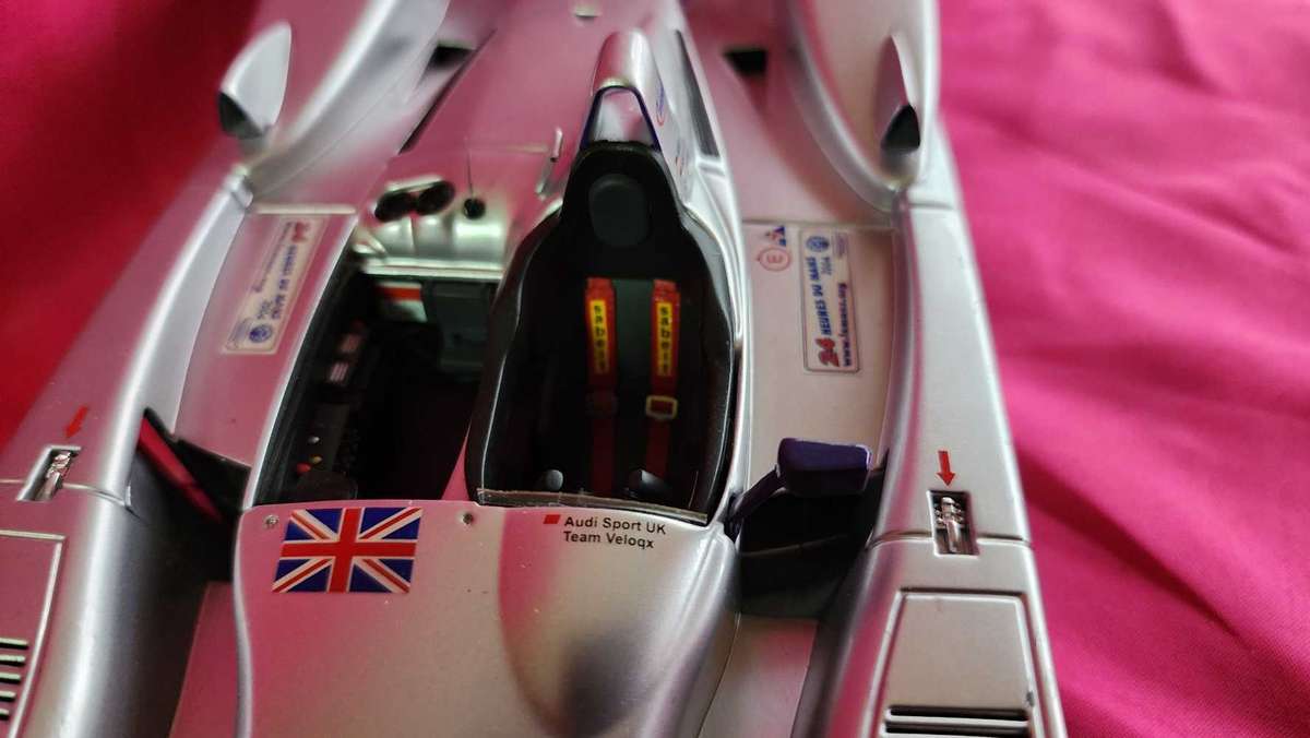 Audi R8R Sport (1:18)