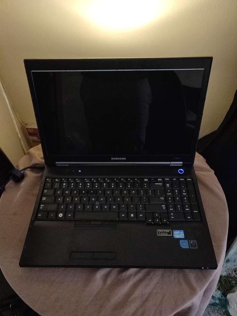 SAMSUNG CORE i7 LAPTOP