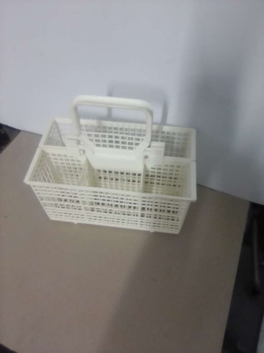 DISHWASHER CUTLERY BASKET