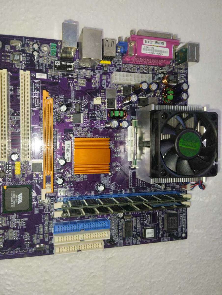 ECS - KM400-M2 REV:1 MB - Includes AMD Sempron CPU and RAM