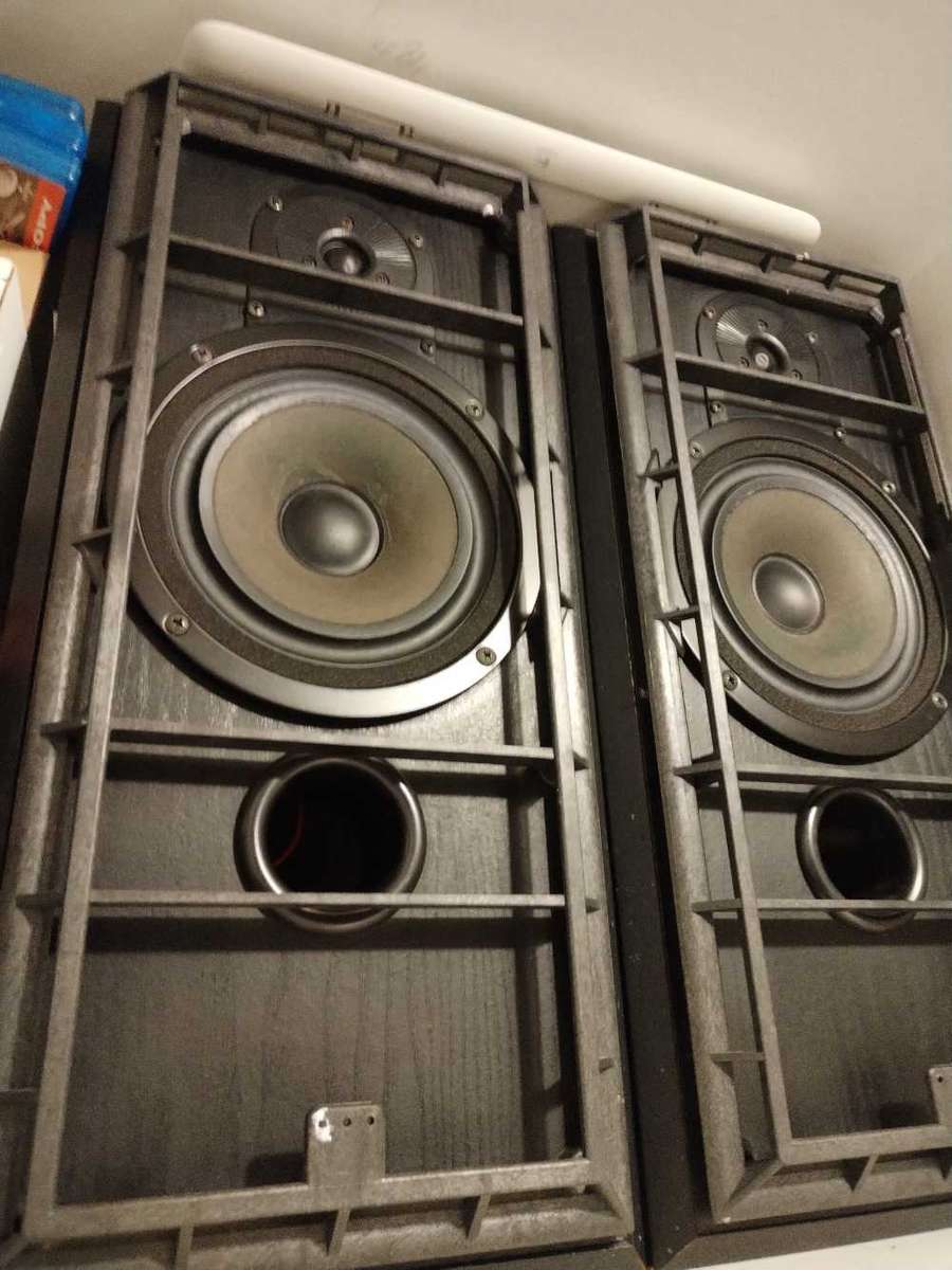 B&W bowers & Wilkins speaker