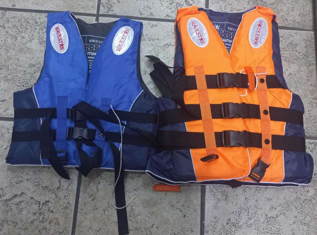 Life jacket swimming jackets