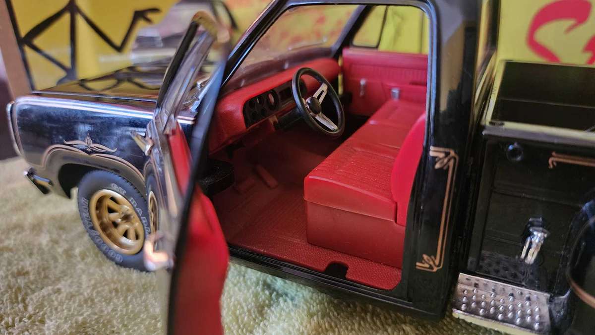 Dodge Pick-Up Truck (1:18)