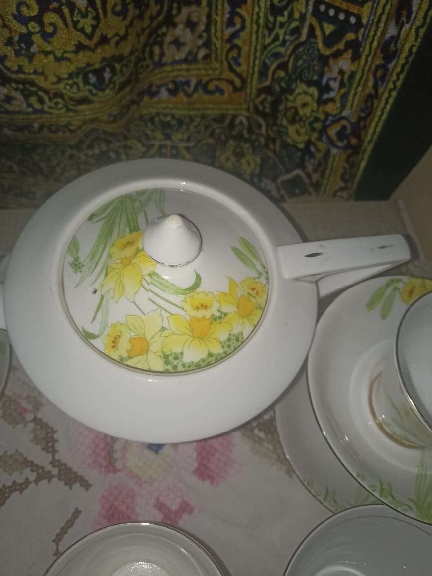 Royal standard Teaset daffodils