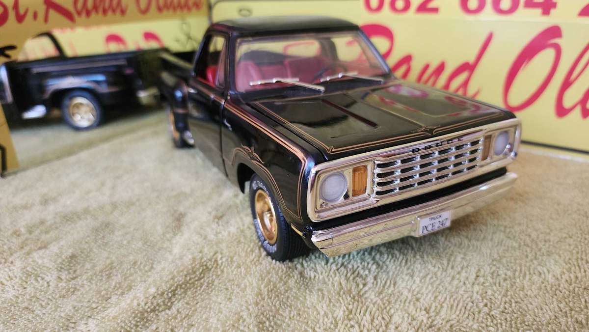 Dodge Pick-Up Truck (1:18)