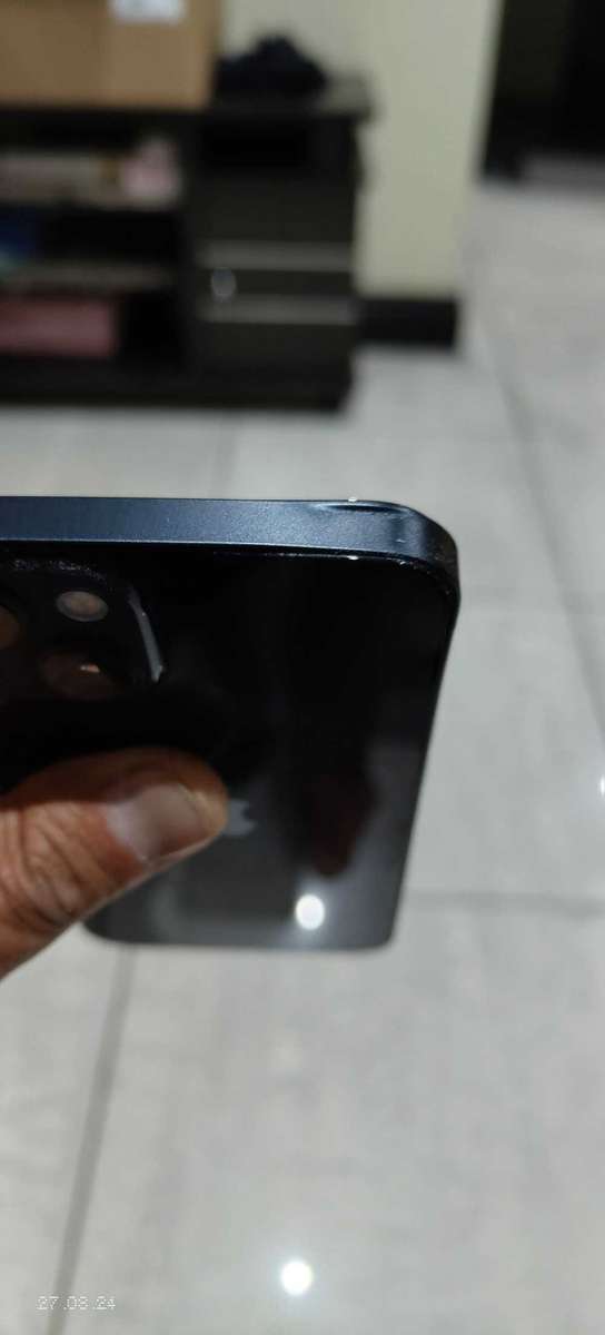 Apple iPhone 13 black 128GB stunning condition with 99% battery health (Pre Owned)