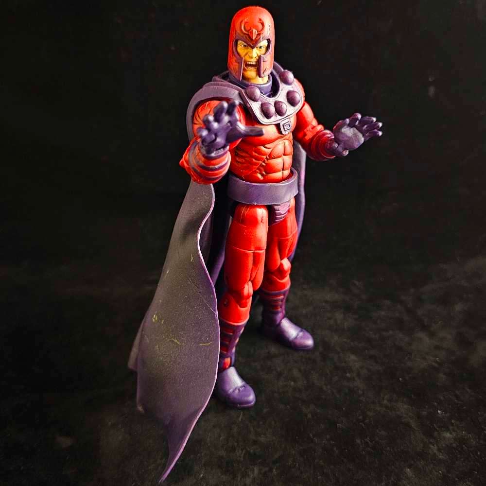 ToyBiz Marvel Legends Magneto