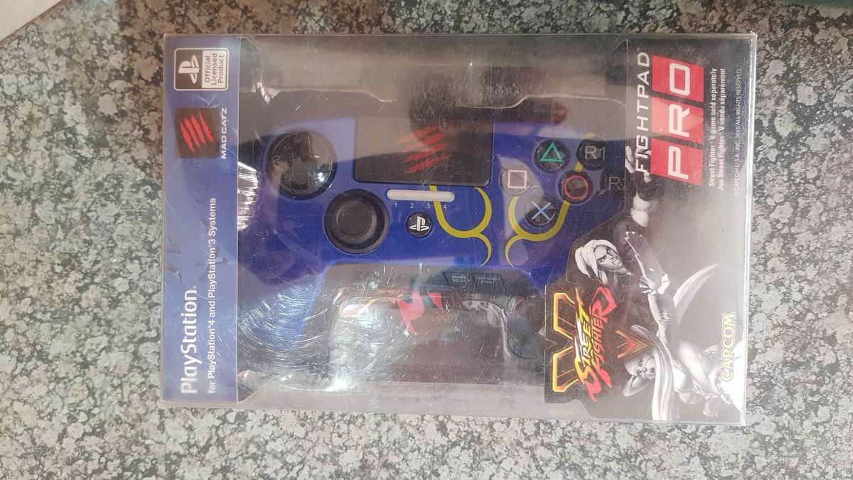 Mad Catz FIGHTPAD pro blue