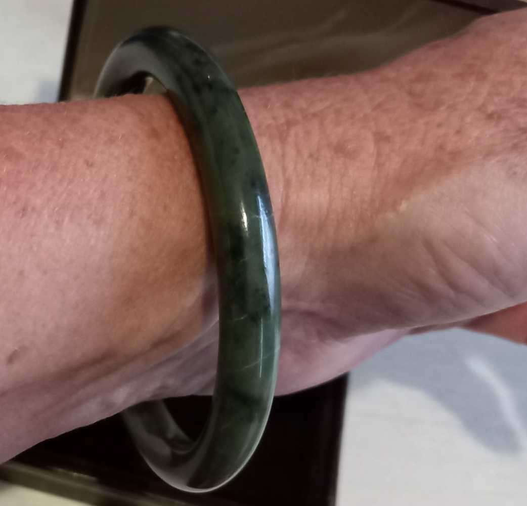 Vintage Spinach Green Jade Chinese Solid Bangle