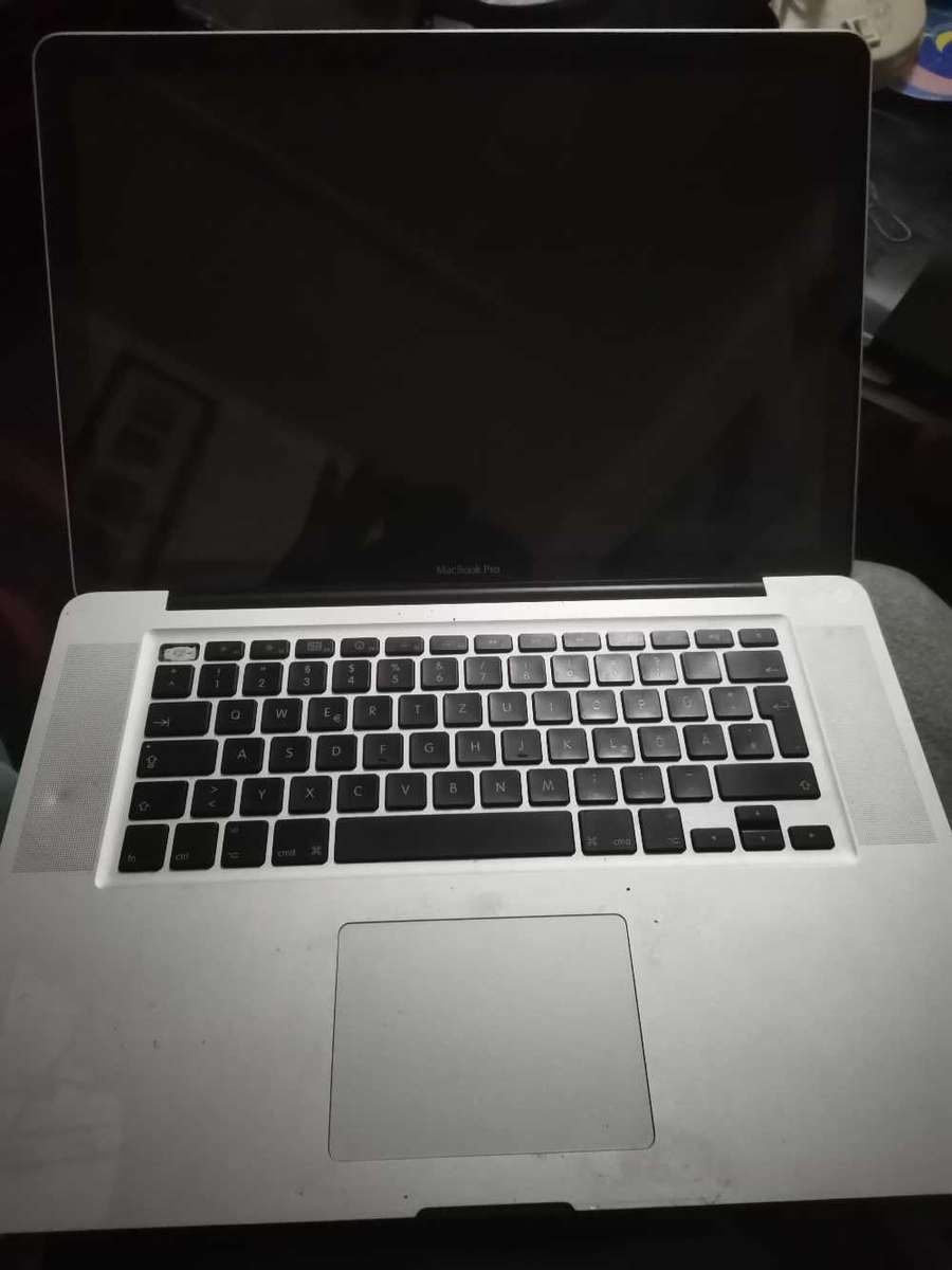 URGENT SALE!PFAULTY MACBOOK Pro i7, 15 inch.r|
