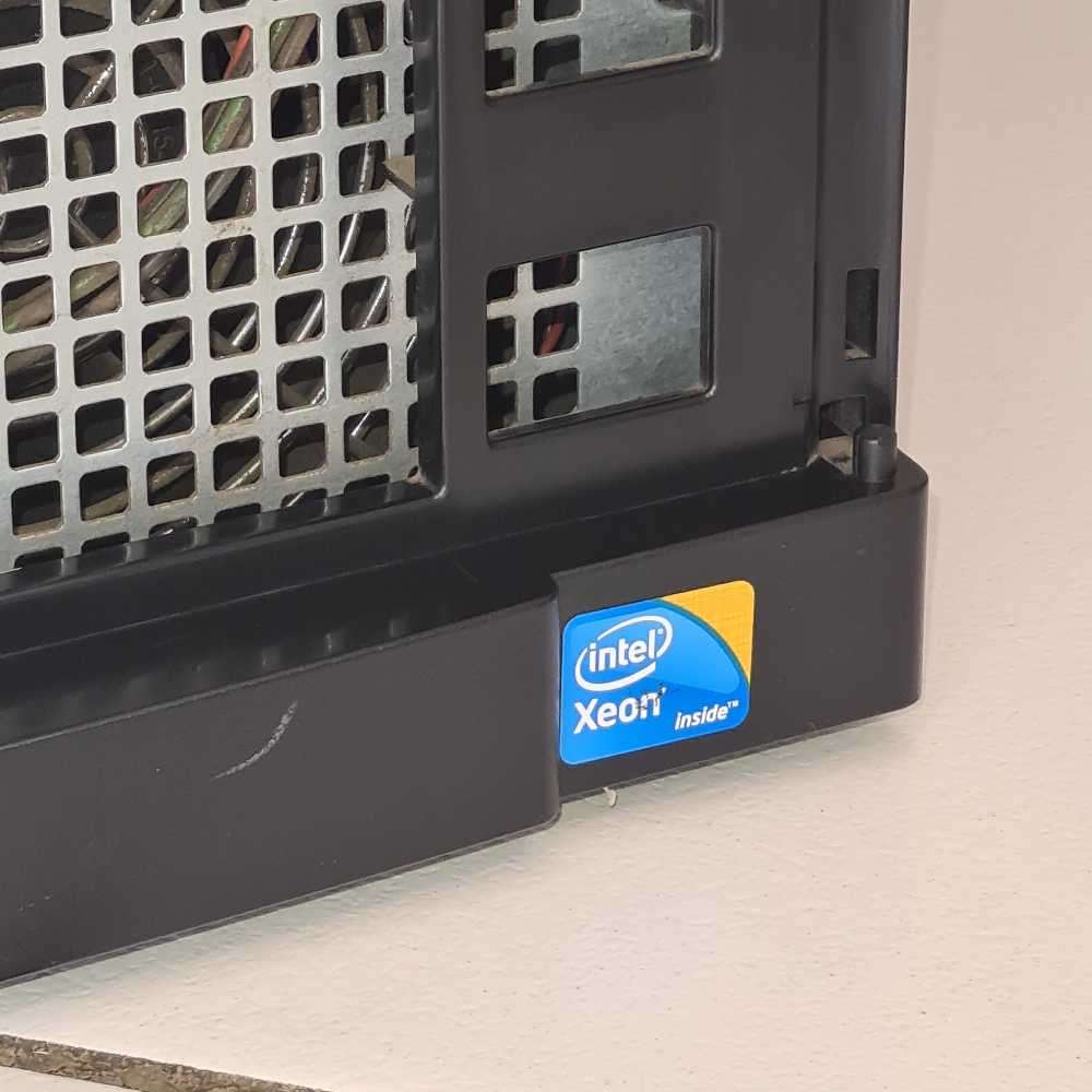 Unique Double CPUs Xeon pc. 1TB storage 4GB memory.