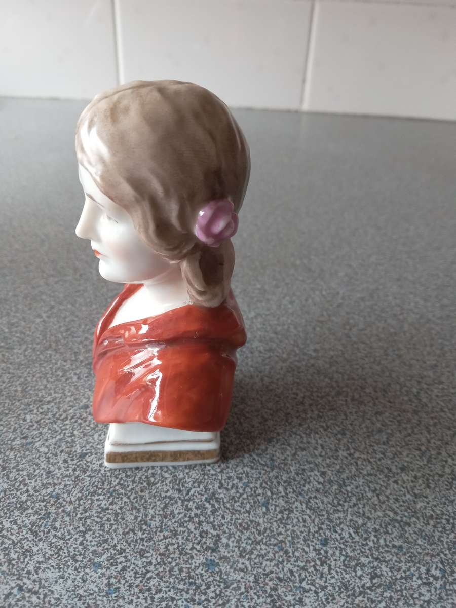 Chelsea Porcelain Bust `HIGHLAND` - (Gold Anchor Mark)