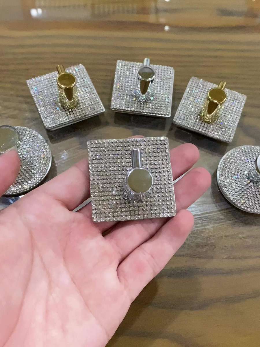 Hook Upquantity 2 Pack Studded Style