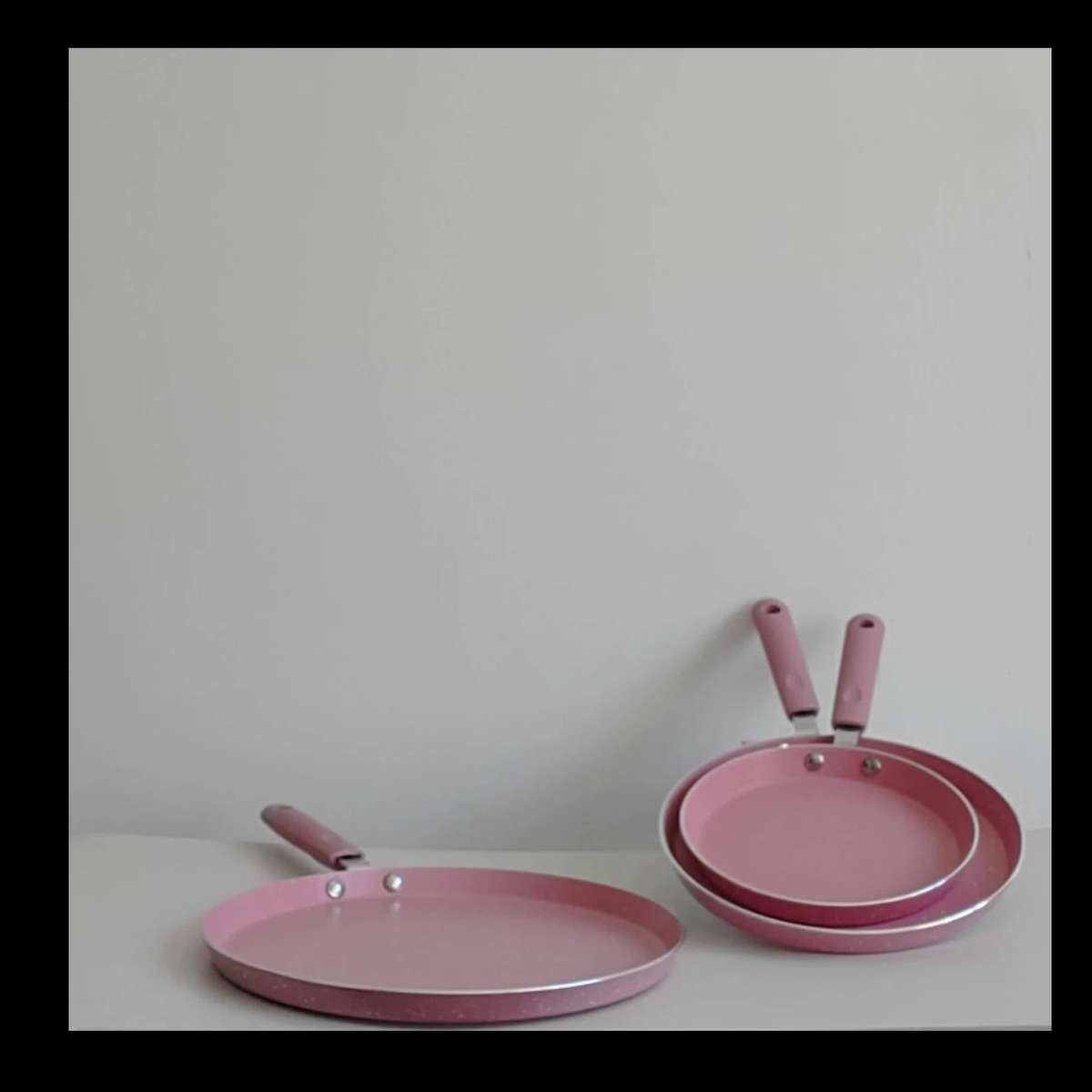 Frying Pan Color Pink Color Model7.09Inch18Cm