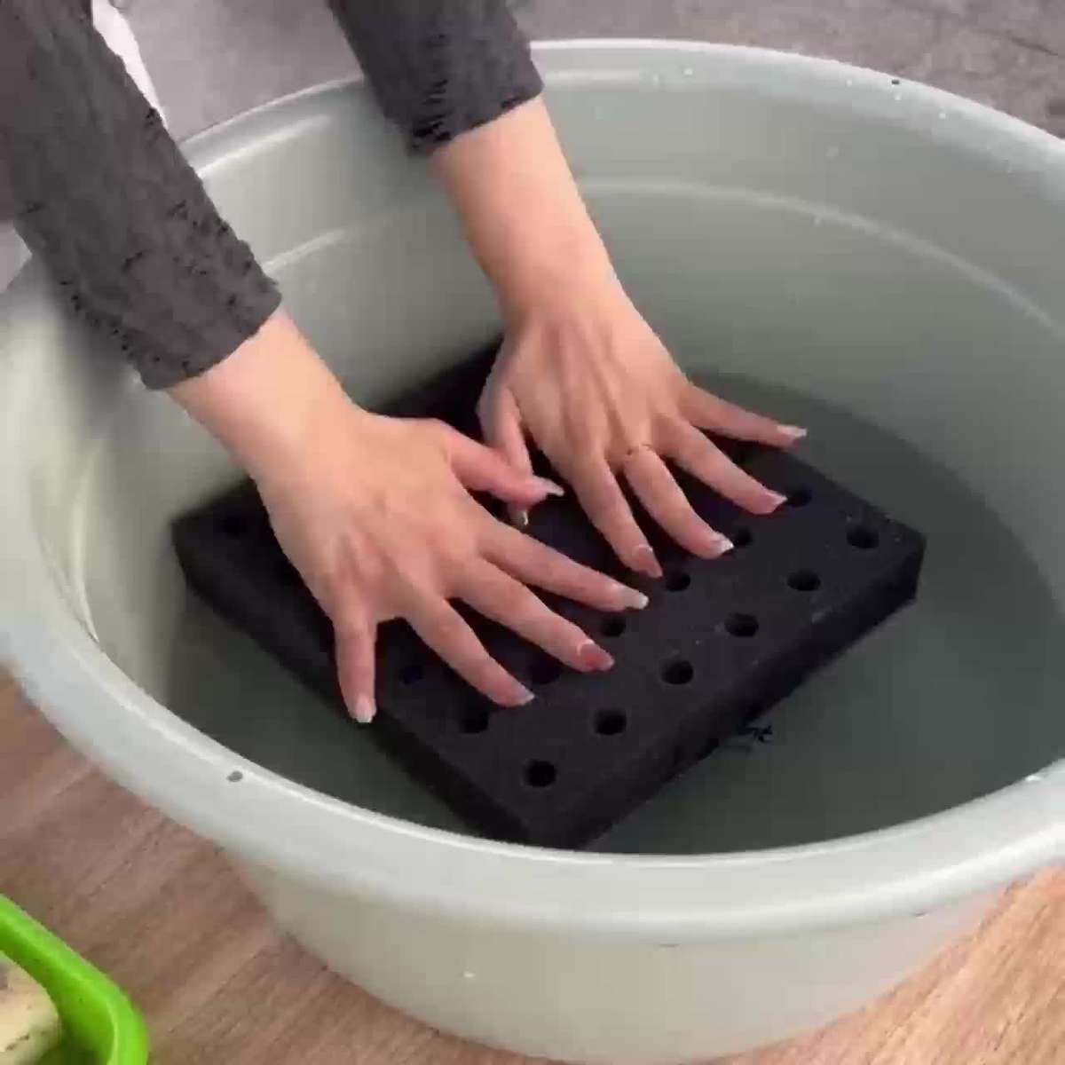 Flowerpot Style 5 Layers 20 Holes