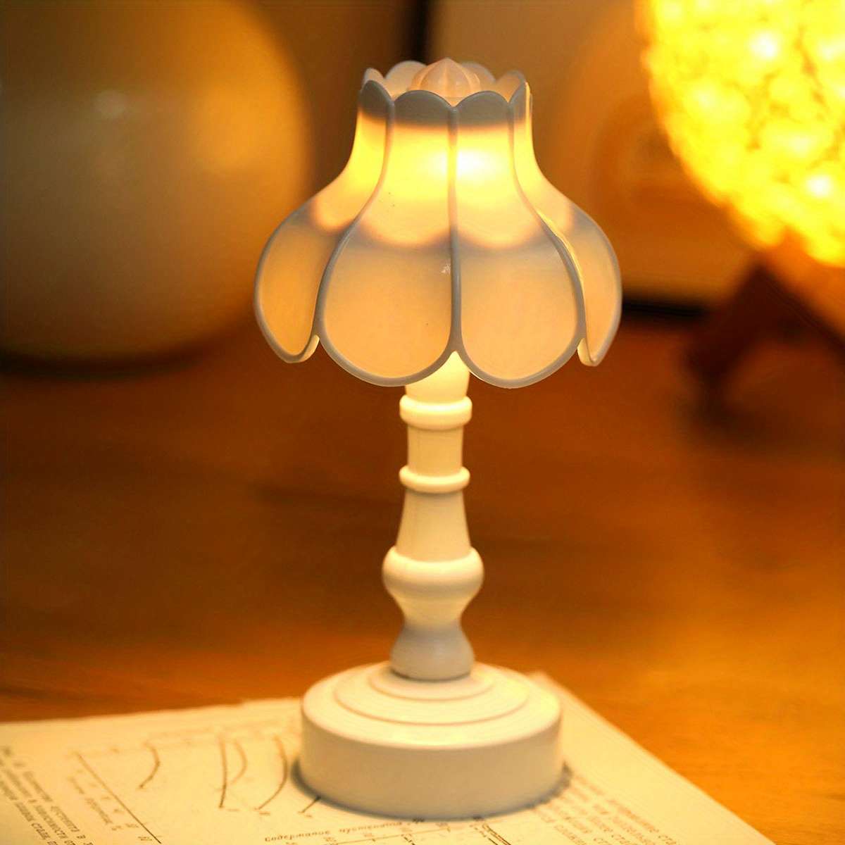 Desk Lamp Color Purple Shell